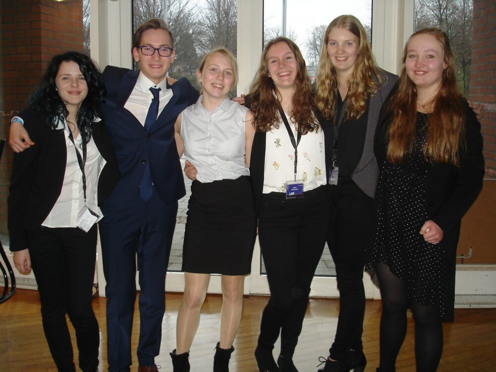 2016-03: Wir gratulieren unserer diesjährigen EYP-Delegation zum Gewinn!